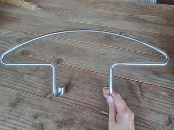 Kledinghanger auto  beschikbaar voor biedingen