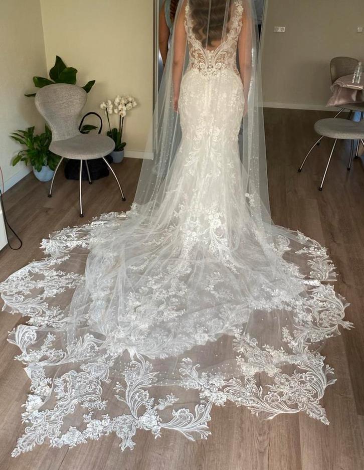 Luxe bruidsjurk van designer merk Rosalie Enzoani, Kleding | Dames, Trouwkleding en Trouwaccessoires, Zo goed als nieuw, Trouwjurk