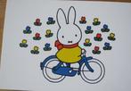 voor het kind - Nijntje fietst tussen bloemen - 1982, Verzamelen, Ansichtkaarten | Themakaarten, Ongelopen, Kinderen, Verzenden