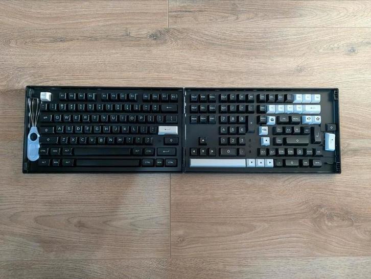 Akko ASA Profiel Keycaps - Wit op Zwart, Computers en Software, Toetsenborden, Zo goed als nieuw, Qwerty, Bedraad, Ophalen of Verzenden