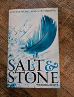 Boek salt & stone victoria scott deel 2 young adult ya, Boeken, Fantasy, Ophalen of Verzenden, Zo goed als nieuw