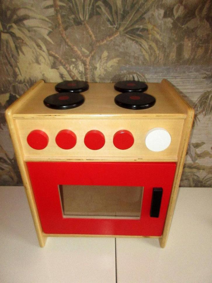 Hema houten speelgoed fornuisje keukentje rood berkenhout, Kinderen en Baby's, Speelgoed | Speelkeukens, Zo goed als nieuw, Speelkeuken