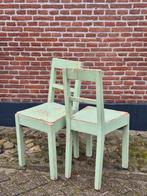 Twee oude houten stoelen, Ophalen of Verzenden