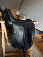 Bates Isabell dressuurzadel, Dieren en Toebehoren, Paarden en Pony's | Zadels, Ophalen, Zo goed als nieuw, Dressuur