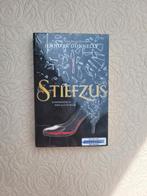 Jennifer Donnelly - Stiefzus, Boeken, Ophalen of Verzenden, Zo goed als nieuw, Fictie, Jennifer Donnelly