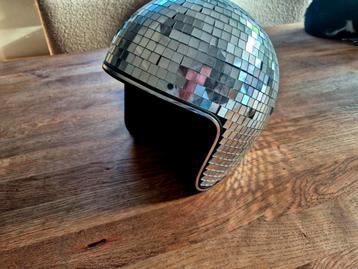 Supervette disco helm beschikbaar voor biedingen