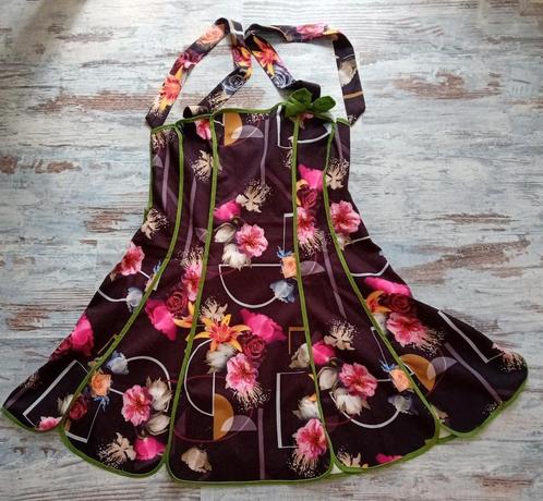 jurk,feest,zwart,foto,bloemen,apart,zomer,dress,zomerjurk, Kleding | Dames, Jurken, Zo goed als nieuw, Maat 38/40 (M), Zwart, Boven de knie