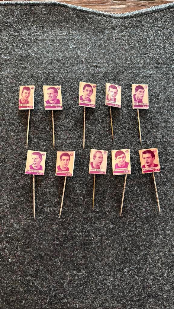 Vintage Ajax voetbalspeldjes, Verzamelen, Speldjes, Pins en Buttons, Gebruikt, Speldje of Pin, Sport, Ophalen of Verzenden