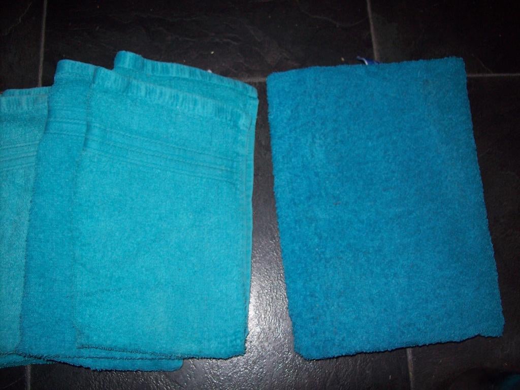 1 Handdoek en 6 Gastendoeken  blauw  Hema, Ophalen of Verzenden, Zo goed als nieuw, Blauw, Handdoek