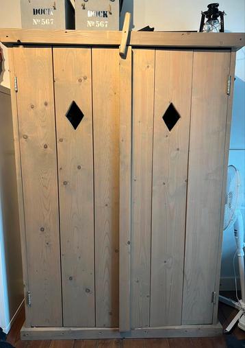 Leuke kledingkast / kast steigerhout kinderkamer 