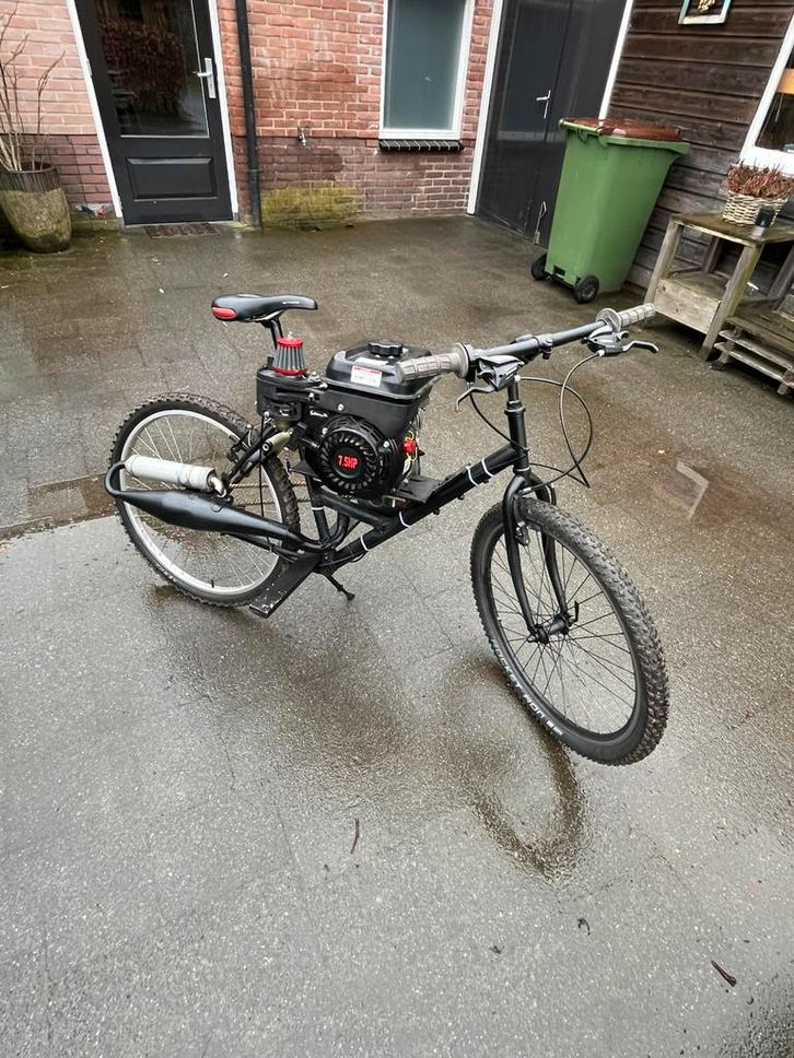 Cross Motor met fiets 4 takt 208cc, Doe-het-zelf en Verbouw, Motoren, Zo goed als nieuw, Benzinemotor, Ophalen of Verzenden