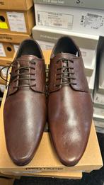 12) bruine veterschoenen. Nieuwe. Maat 41 en 44, Bruin, Red tape, Nieuw, Ophalen of Verzenden
