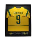 Ronaldo Lima Brazilië 2002 ingelijst gesigneerd  thuis shirt, Buitenlandse clubs, Soccersignings.nl, Shirt, Nieuw
