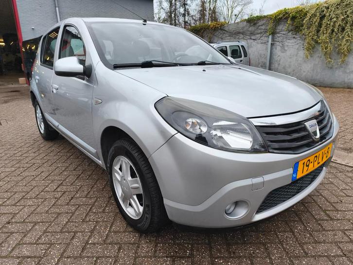 Dacia Sandero 1.2 16V Black Line Dealer onderhouden, Auto's, Dacia, Bedrijf, Te koop, Sandero, ABS, Airbags, Boordcomputer, Centrale vergrendeling