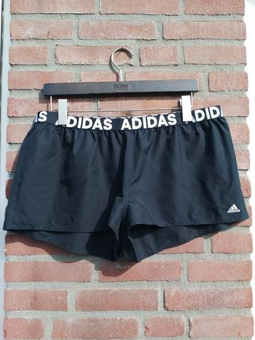 ADIDAS stoere short, XL zwart beschikbaar voor biedingen