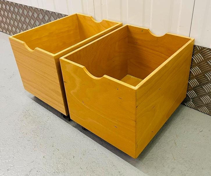 Schilte rolbakken houten speelgoedbakken op wieltjes, Kinderen en Baby's, Speelgoed | Houten speelgoed, Gebruikt, Ophalen