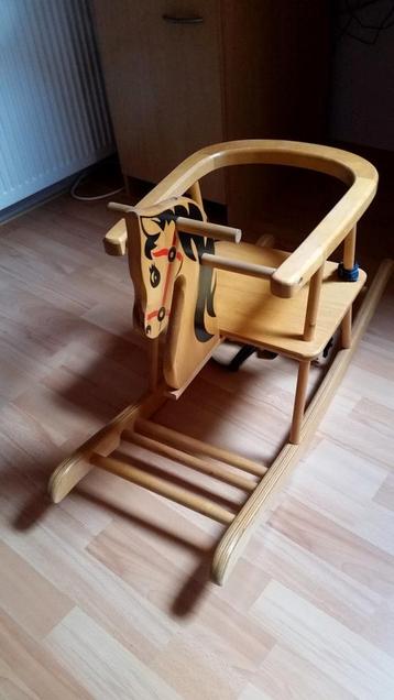 Zo goed als nieuw Houten hobbelpaard beschikbaar voor biedingen