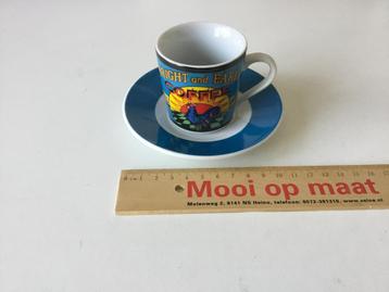 Espressokopjes met schotel beschikbaar voor biedingen