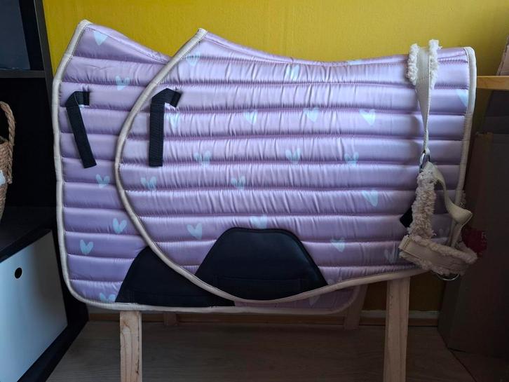 *SALE* Roze hart zadeldekken maat full, dressuur en spring, Dieren en Toebehoren, Paarden en Pony's | Dekens en Dekjes, Nieuw