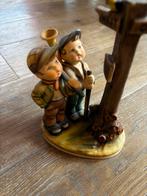 Goebel Hummel 331 Jongetjes zoeken de weg, Antiek en Kunst, Antiek | Keramiek en Aardewerk, Ophalen of Verzenden