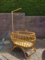 Rotan wiegje met hemel, Ophalen, Gebruikt, Wieg