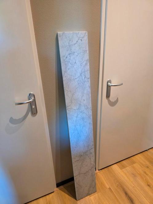 Wandplank marmer/natuursteen 2 leren strippen, Huis en Inrichting, Woonaccessoires | Wandplanken en Boekenplanken, Zo goed als nieuw