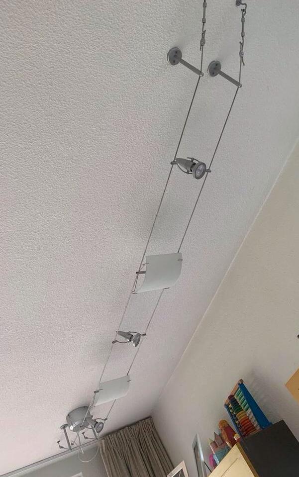 Spots op kabelsysteem, Huis en Inrichting, Lampen | Hanglampen, Zo goed als nieuw, 75 cm of meer, Metaal, Ophalen