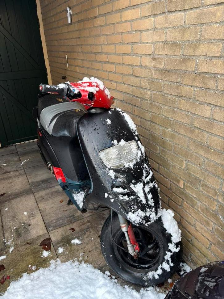 Gilera typhoon 70cc 2t zonder 123, Fietsen en Brommers, Scooters | Peugeot, Overige modellen, Tweetakt, Ophalen of Verzenden