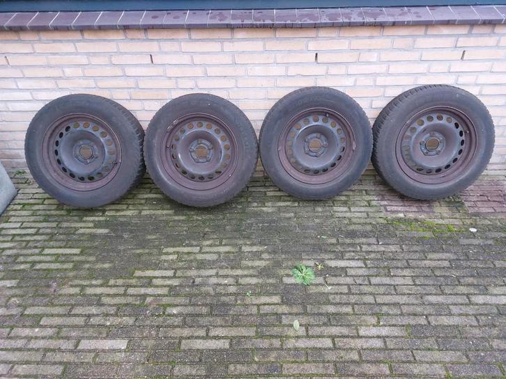 Winterbanden Op velg Opel Astra H - Vredestein Snowtrac 5, Auto-onderdelen, Banden en Velgen, Banden en Velgen, Winterbanden, 15 inch