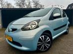 Toyota Aygo 1.0 12V Automaat Vvt-i 5DRS MMT 2006 Blauw NAP✅, Auto's, Stof, Elektrische ramen, 68 pk, Origineel Nederlands