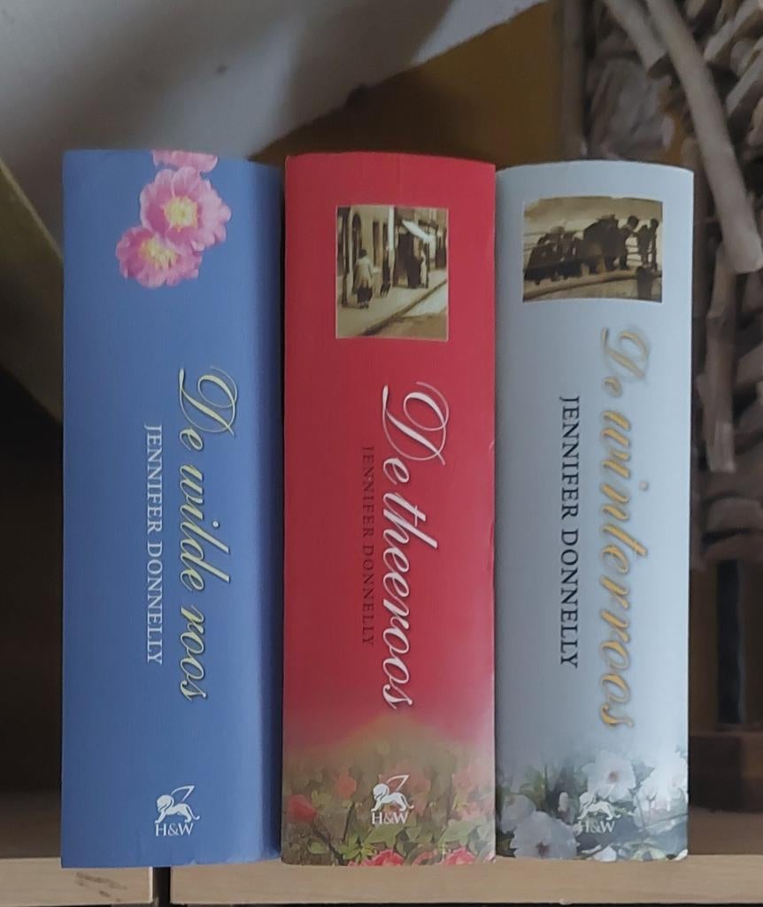 Drie boeken van Jennifer Donnelly, Boeken, Ophalen, Zo goed als nieuw