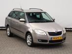 Skoda Fabia Combi 1.6-16V Ambition 105 pk Automaat | Cruise, Auto's, Skoda, Gebruikt, 4 cilinders, 1095 kg, Beige