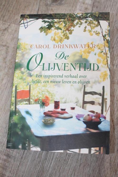 De Olijventijd - Carol Drinkwater, Boeken, Romans, Zo goed als nieuw, Europa overig, Ophalen of Verzenden
