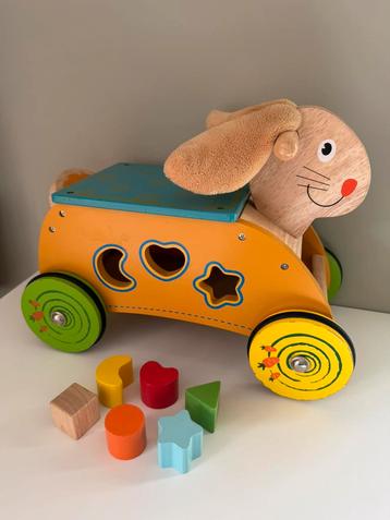 Loopwagentje met vormpjes. beschikbaar voor biedingen