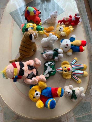 Diverse knuffels beschikbaar voor biedingen