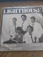 Lighthouse - De Bakker bakt ze bruin / Lovers Pet - Single, Ophalen of Verzenden, Gebruikt, Nederlandstalig