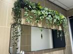 Moderne zwarte spiegel met decoratieve kunstplanten, Ophalen, Minder dan 50 cm, Zo goed als nieuw, 150 tot 200 cm