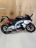 Zeer nette Aprilia Rs4 50 (Marco Melandri “33”), Fietsen en Brommers, Brommers | Overige merken, Maximaal 45 km/u, 50 cc, Ophalen of Verzenden