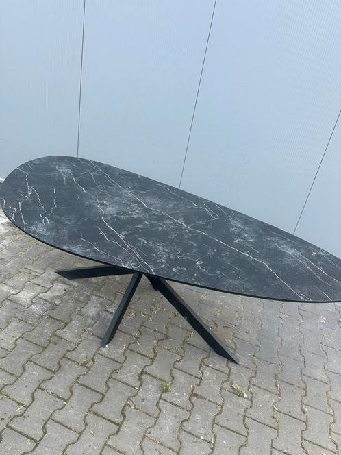 Ovale zwart marmer eettafel 240 x 120, Huis en Inrichting, Tafels | Eettafels, Ophalen
