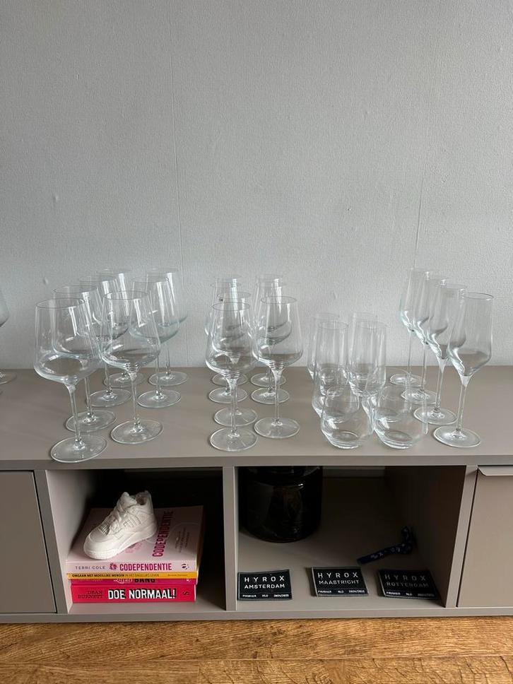 Vivo Glazen Set - Compleet!, Huis en Inrichting, Keuken | Servies, Zo goed als nieuw, Glas of Glazen, Effen, Glas, Ophalen