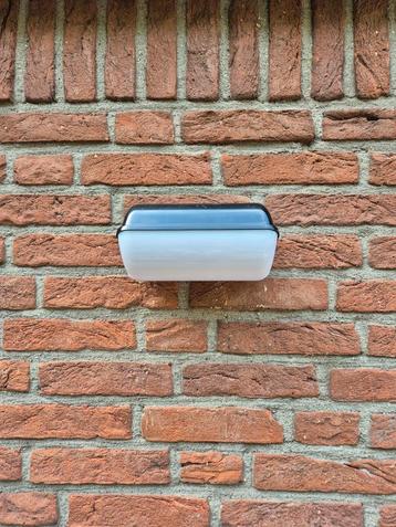 Wandlampen voor buiten, 8 stuks beschikbaar voor biedingen