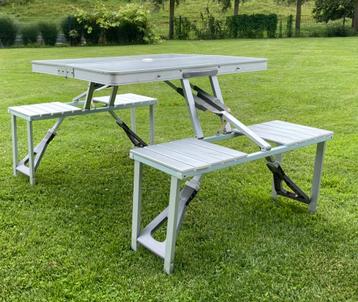 Opvouwbare picknicktafel met aluminium blad beschikbaar voor biedingen