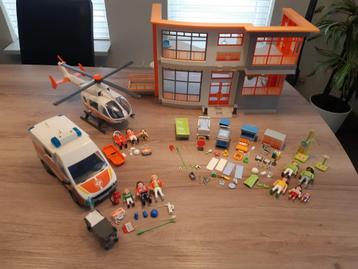 Playmobil kinderziekenhuis met ambulance én helikopter!