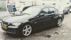 BMW E90 3-Serie 2.0 I 320 AUT 2005 Zwart, Auto's, 65 €/maand, 1995 cc, Zwart, Zwart