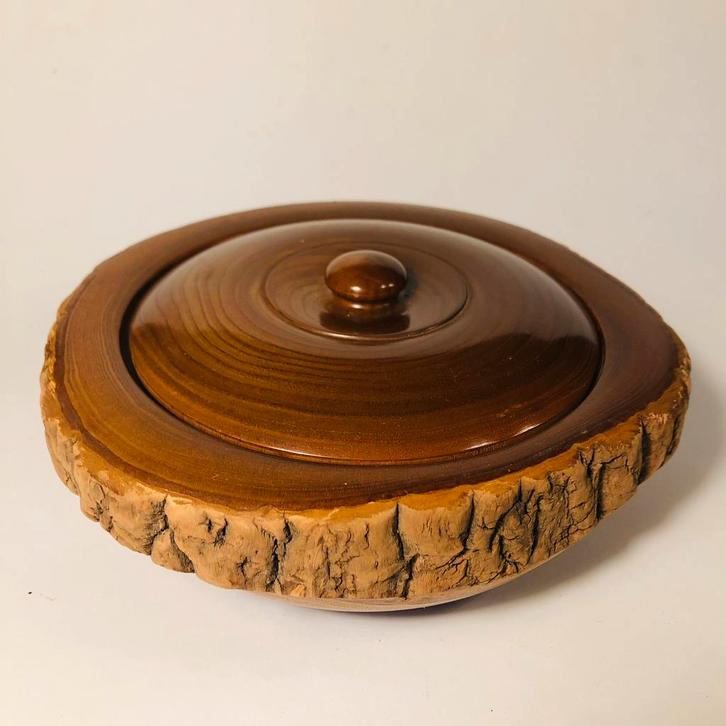 Prachtig dekselschaaltje, half gepolijst hout/bast, Antiek en Kunst, Kunst | Beelden en Houtsnijwerken, Ophalen of Verzenden