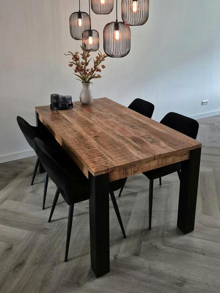 Eleonora Ventura Set – Eettafel, TV-meubel & Salontafel, Huis en Inrichting, Tafels | Eettafels, Zo goed als nieuw, 50 tot 100 cm