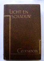 Gedenkboek Licht en schaduw 1882-1932, Ophalen of Verzenden, Gelezen