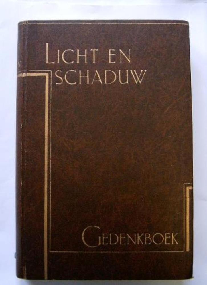Gedenkboek Licht en schaduw 1882-1932, Boeken, Wetenschap, Gelezen, Ophalen of Verzenden