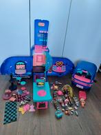 L.O.L. Surprise! O.M.G. 4-in-1 glamper met veel extra's, Ophalen of Verzenden, Zo goed als nieuw, Poppenhuis