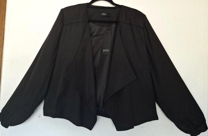 Nieuw Prachtig Zwart Kort YESTA Jasje Mt X-0 44/46, Kleding | Dames, Grote Maten, Nieuw, Jasje of Colbert, Zwart, Ophalen of Verzenden